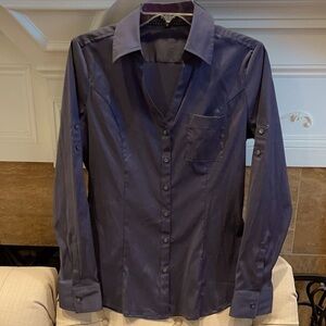 R:  EXPRESS Shirt Women Medium Elite Stretch Button Down Blue Shirt